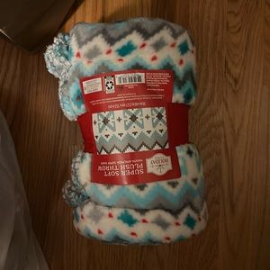 Super soft Holiday Plush Throw 50 x 60
